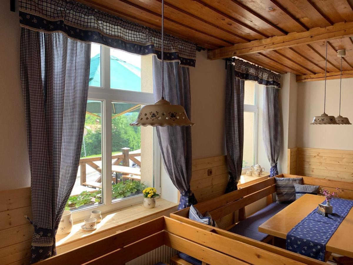 Penzion A Restaurace Vyhlidka Železná Ruda エクステリア 写真