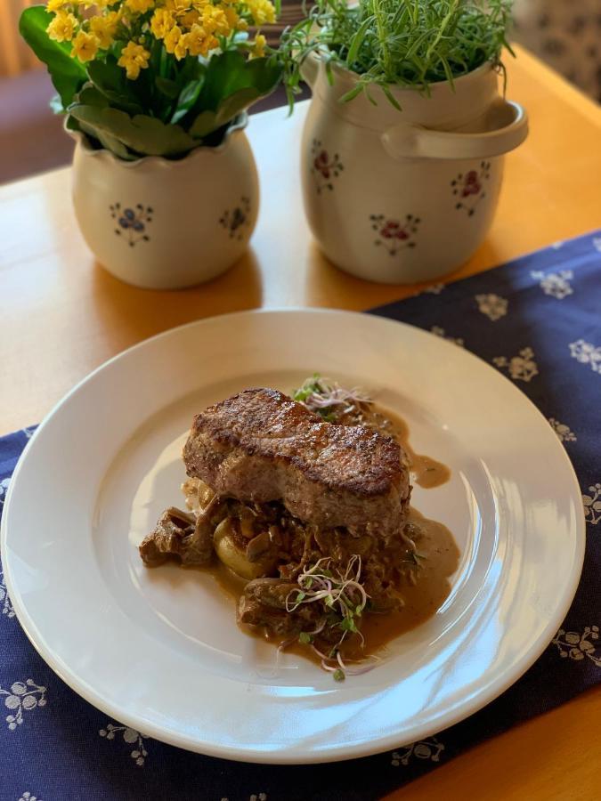 Penzion A Restaurace Vyhlidka Železná Ruda エクステリア 写真