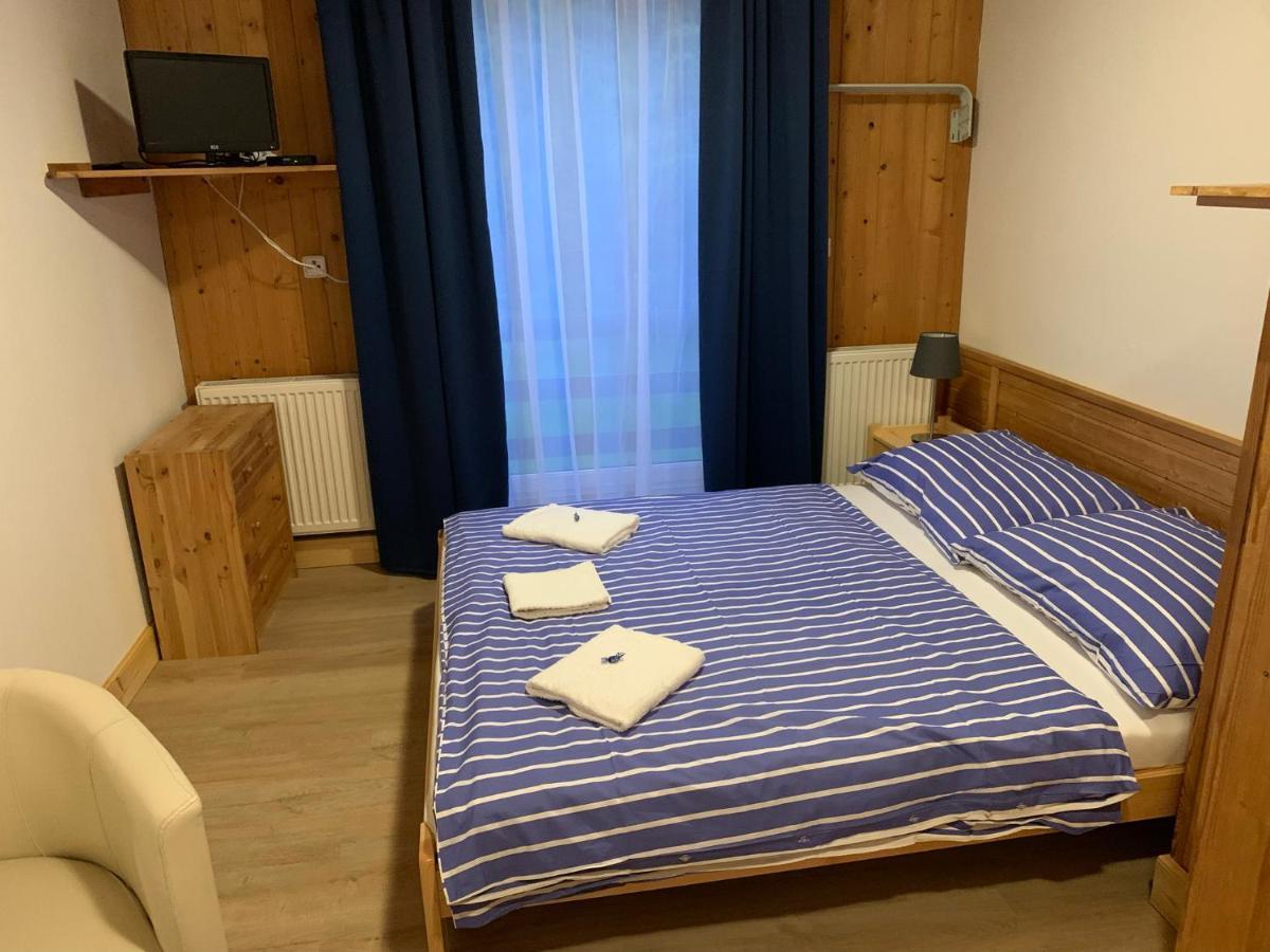Penzion A Restaurace Vyhlidka Železná Ruda エクステリア 写真