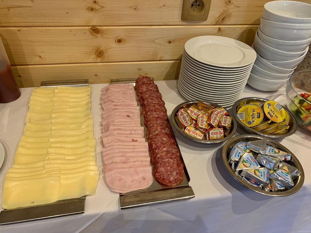 Penzion A Restaurace Vyhlidka Železná Ruda エクステリア 写真