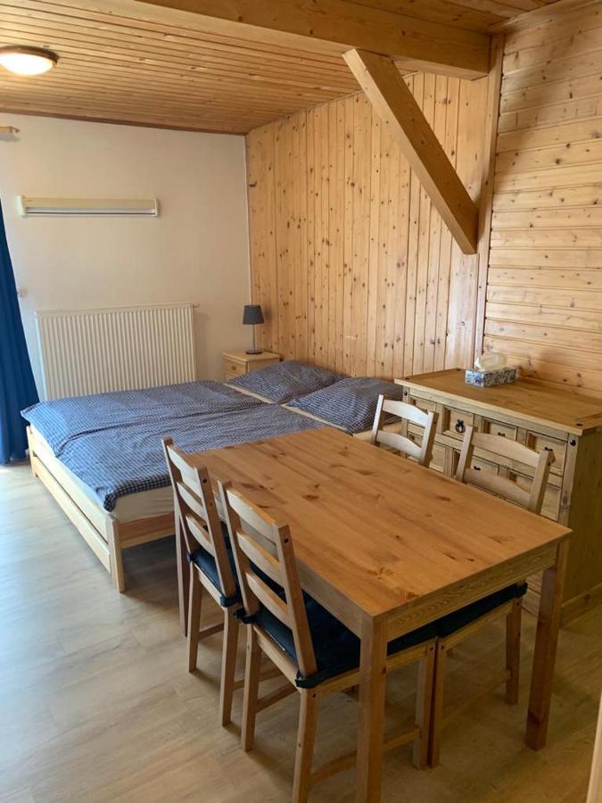 Penzion A Restaurace Vyhlidka Železná Ruda エクステリア 写真